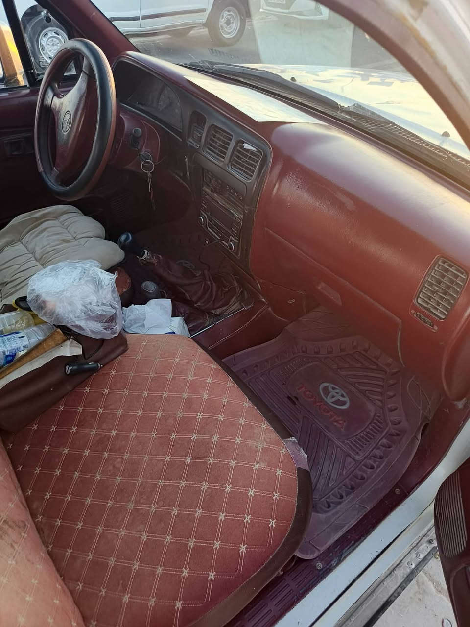 سلام عليكم سياره بيكم موديل 99محرك كاز سياره نضيفه دفع رباعي سعر80ورقه وبيه مجال قليل ***********
