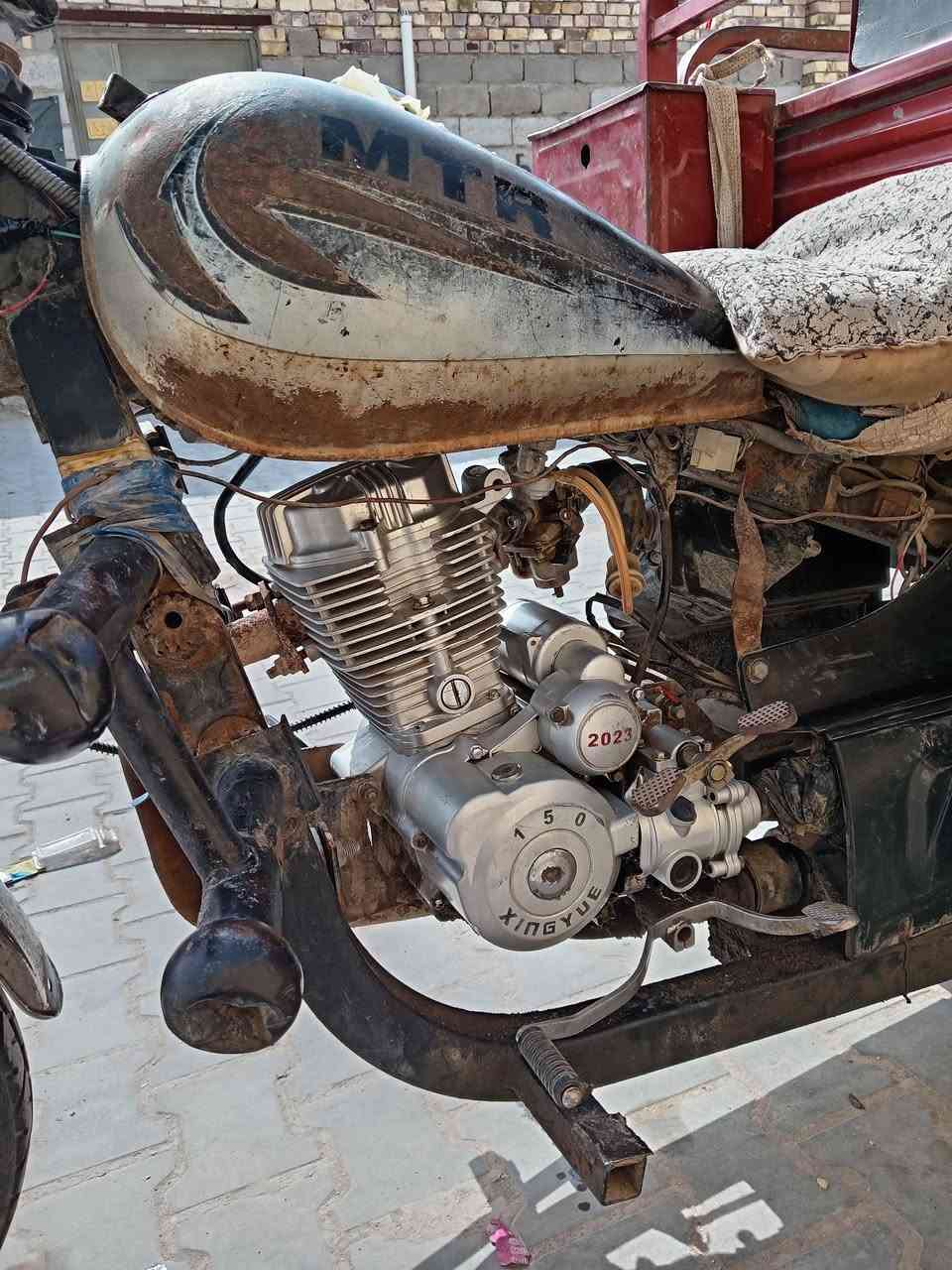 السلام عليكم 
ستوته جمره كلك اوراقها ضاعن عندي اكفلها من السرقه موديل 14 ركبه وشاصي شرط محرك 23 شرط ضفيره وباتري توني مبدلهن تايرات جدد الستوته نكره سلف هورن كهربائيات شغالات اكسن كبس الستوته مال شغل سعرها قفل 650 ربع مايوكع والشراي حياه الله مكاني رميثه


**إذا كنت صاحب هذا الإعلان وتريد حذفه لأي سبب، رجاءا أرسل رسالة إلى الدعم الفني**