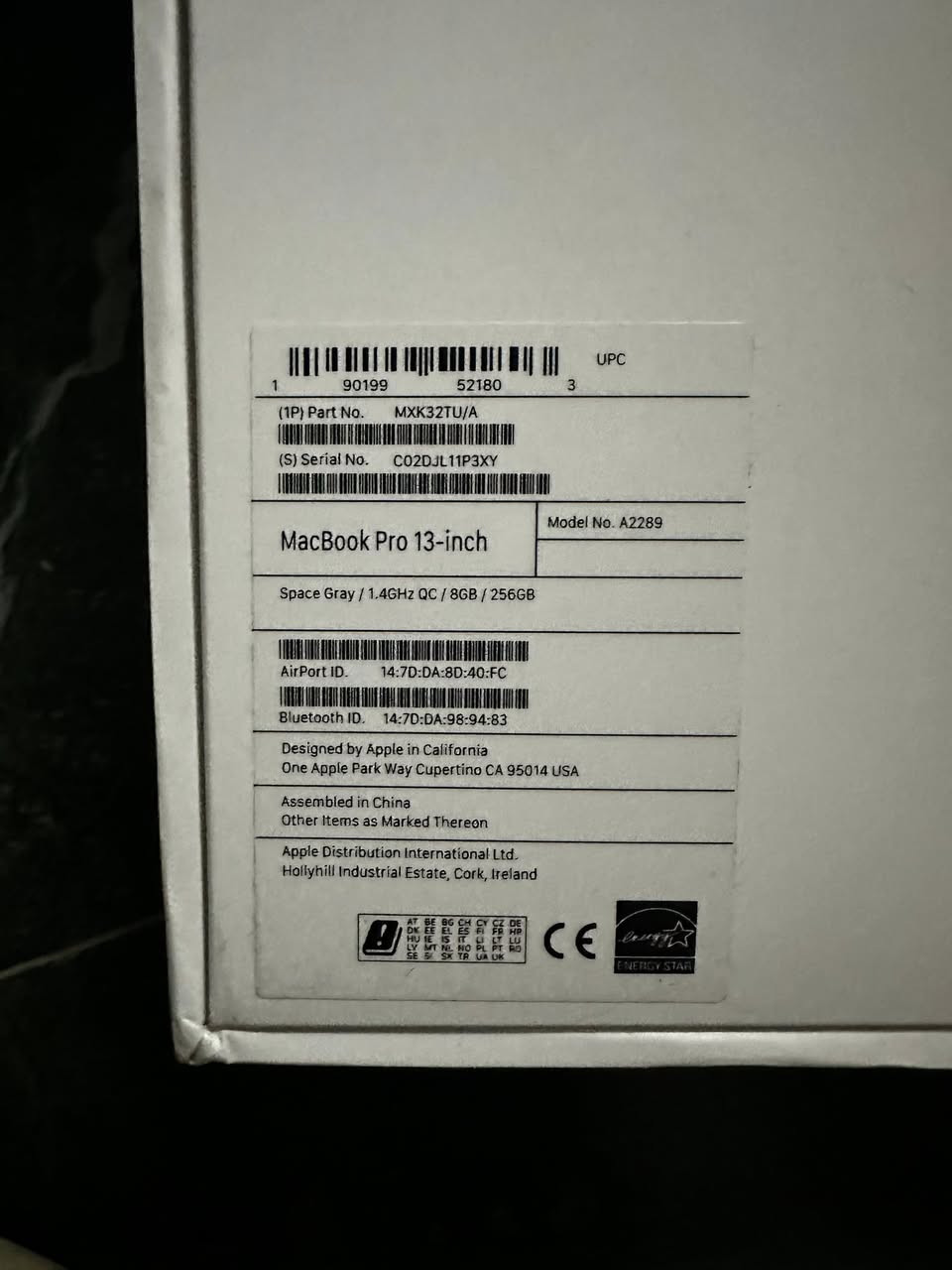 فقط 880 الف 🔥 للبيع لابتوب ابل اخو الجديد بطارية 100‎%‎
MacBook Pro 13-inch 

جهاز نظيف جداً 100‎%‎
(مشحون فقط 24 مرة )  بطارية 100‎%‎
جميع ملحقاتة + جنطة حماية اصلية هدية 
مناسب للشغل، الالعاب ، الدراسة، التصميم ، والمونتاج .

المواصفات:
 •  الشاشة: 13 إنج
 • المعالج: Intel Core i5 رباعي النواة بسرعة 1.4GHz
 •  كرت الشاشة: Intel Iris Plus Graphics 645
 • الرام: 8GB LPDDR3 2133MHz
 • السعة: 256GB SSD
 • المنافذ: 2 × Thunderbolt 3 (USB-C)
 • النظام: macOS Sequoia (أحدث إصدار مدعوم)

المميزات:
 • سرعة عالية بالإقلاع وفتح البرامج 
 • شاشة Retina بدقة وألوان ممتازة 
 • بطارية جيدة جداً 
 • هيكل ألمنيوم فخم وخفيف الوزن
 • مناسب لبرامج مثل Final Cut، Photoshop، Microsoft Office وغيرها

 المكان: ( بغداد الكرخ )

للتواصل واتساب او الاتصال .
***********
