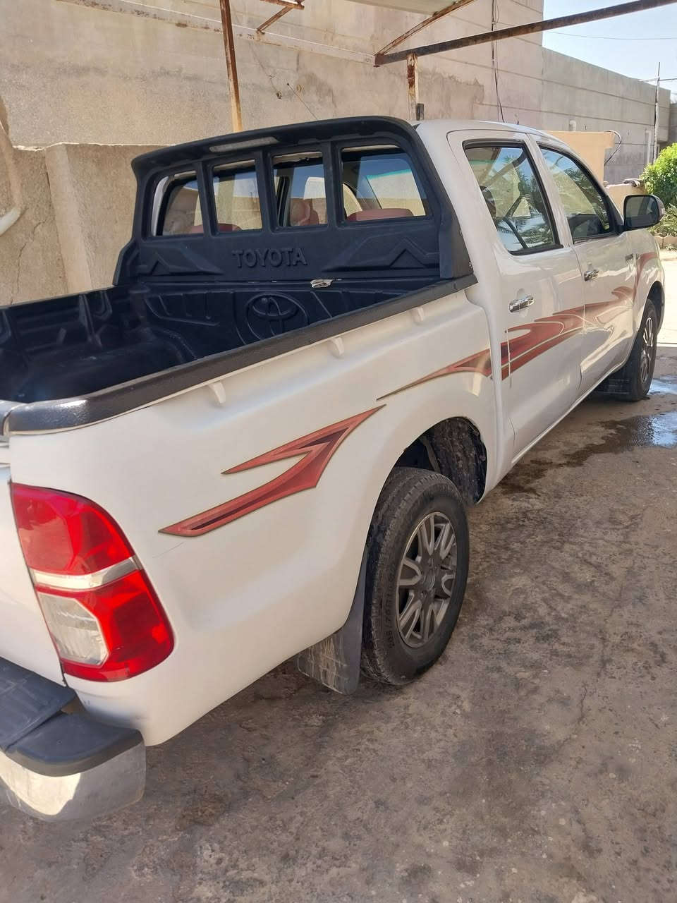 سلام عليكم للبيع بيكم ١١ رقم انبار المكان الرمادي حصيبه الشرقيه الاستفسار عل رقم ***********
