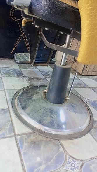 سلام عليكم كراسي 2للبيع نضيفات كلاشي شقل بيهن   سعرهن 200بيهن مجال حك جيه مكاني بغداد ليوسفيه‏‪***********‬‏
