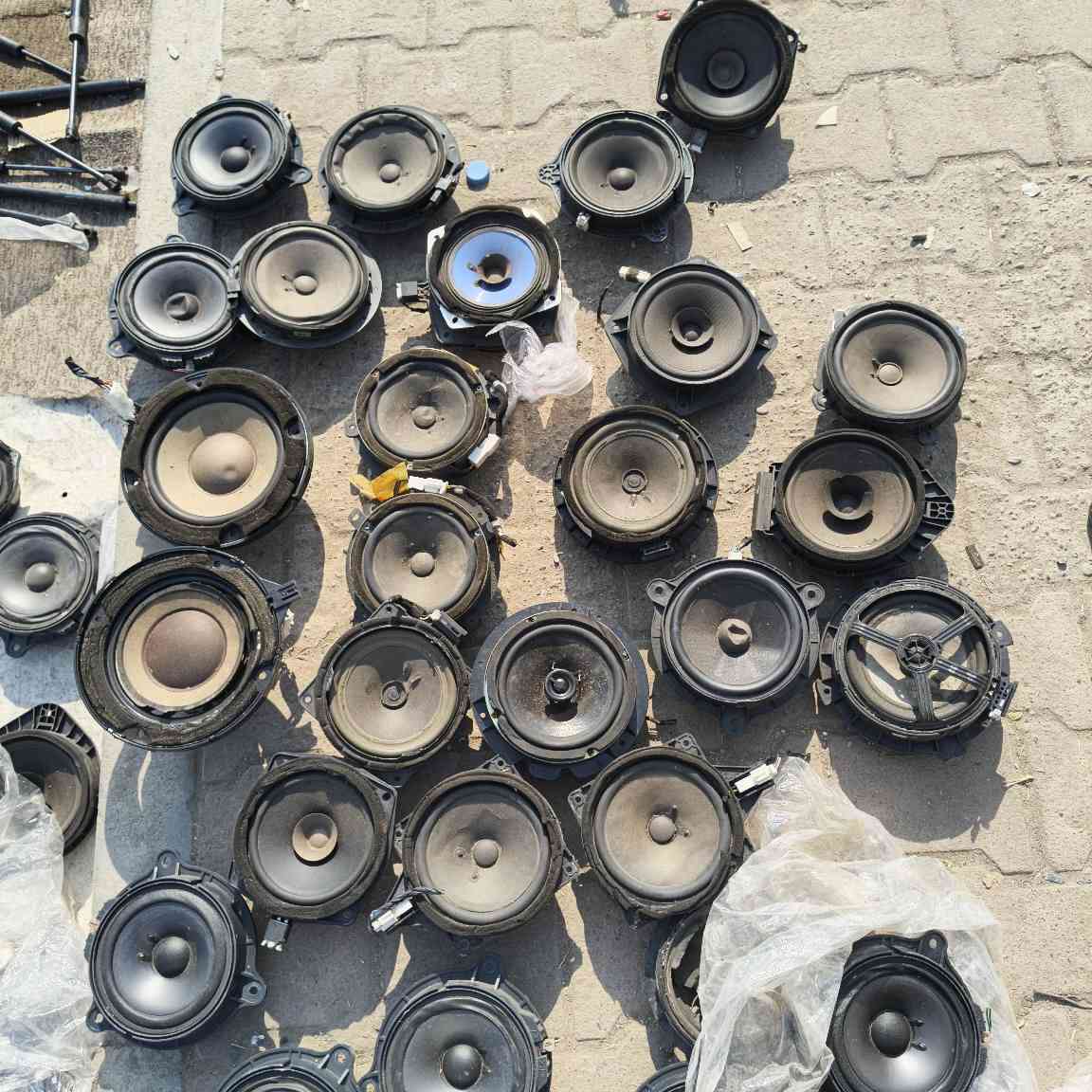 سماعەی اوروپی جوتی ٧هەزار بس جملە 
0750
4244199 اكر, نينوى
