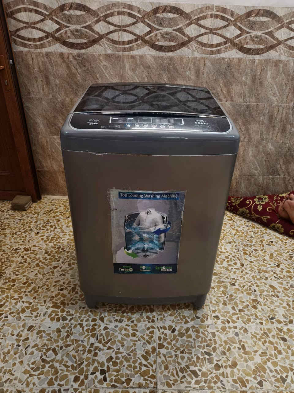 غسالة سونيك للبيع السعة 18 كيلو غرام جديدة ما مفتوح بيها برغي السعر 350 الف ***********
