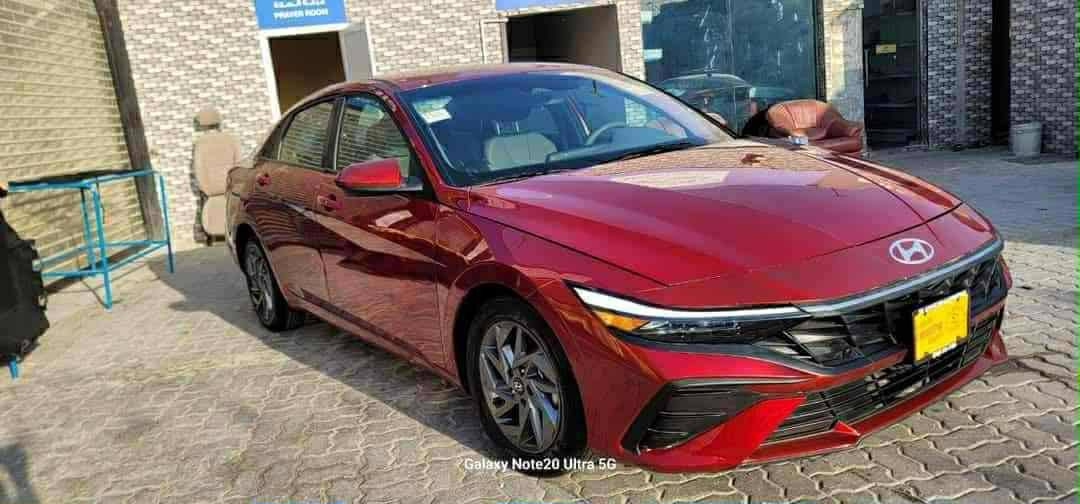 السلام عليكم النترا 2024  وارد امريكي 
مرقمة بغداد  حادثها باب وجاملغ وبنيد بدون دواخل صور الحادث موجودة 
 ماشية ٢٣  الف كيلو

السعر 160وبيها مجال جدا بسيط 

اتصال 
- حجم المحرك ٢٠٠٠ دوش 
 بصمة 
 تشغيل عن بعد 
 دخول ذكي 
إشارة ترحيب عند الاقتراب 
 رادار امامي 

رادار خلفي

نقطة عمياء 
 مانع تصادم 
 توقف ذاتي 
تحديد السرعة 
 تحديد المسار 
 قيادة آلية
 دخول ذكي 
 إشارة ترحيب عند الاقتراب - صندوق Auto يفتح عند الاقتراب منه 
 لايت اوتوا تشغيل حسب الوضع 
ثلاث وضعيات للقيادة (normal ، smart ، Sport ) 
 شاشة كبيرة لمس بحجم 10.25 تحتوي على بلوتوث واتصال لاسلكي ونظام الملاحة (الخرائط GPS) - تحتوي على أندرويد وابل كار بلي - شاشة القيادة دجتل تتغير مع وضعية القيادة 

 نظام الصوت بويز Bose يضم ٨ مكبرات للصوت عالية الجودة 
صندوق ذكي عند الاقتراب


**إذا كنت صاحب هذا الإعلان وتريد حذفه لأي سبب، رجاءا أرسل رسالة إلى الدعم الفني**