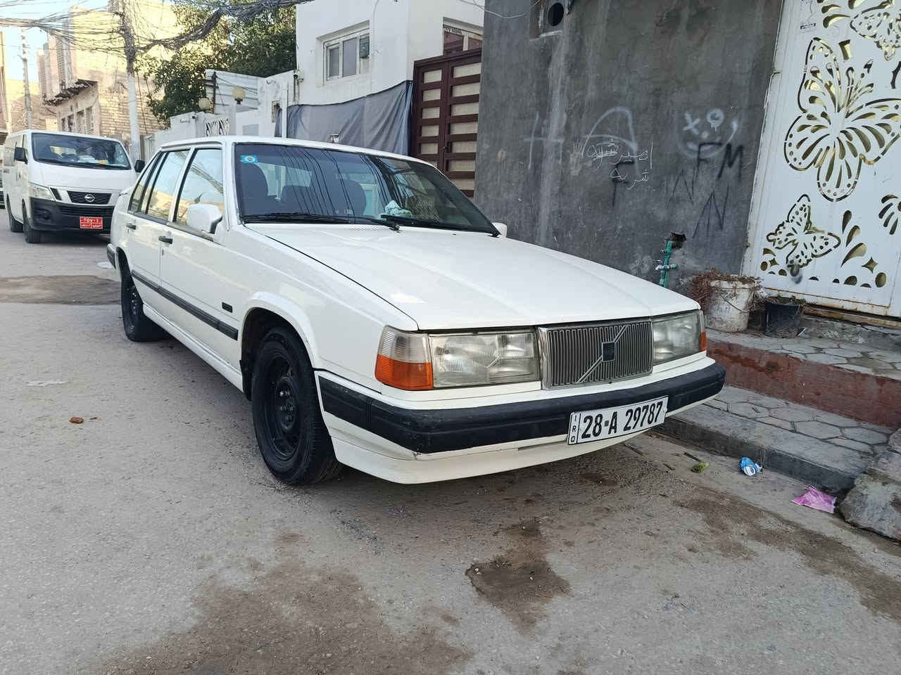 السلام عليكم فولفو موديل 94 رقم انكليزي بسمي غرفه جديده ستوه معمره محرك بلادي بخاخ السعر 56وبيه مجال هذا رقمي ***********
