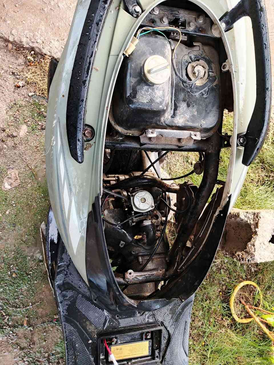 السلام عليكم 
للبيع دراجه سترونك 
موديل 2021 
الدراجه خير من الله بس فقط عوزه كابرستر و الدراجه شغاله و تمشي 
السعر 250 وبيهة مجال 
الرقم ***********
