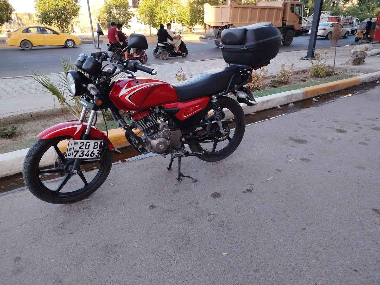 سلام عليكم دراجه شاينك موديل 23 نازله بل 25 مرقم لوحه سنويه انكليزي تحويل ثاني يوم دراجه مكفوله كفاله عامه ماشيه 13000 الف مكاني ديالى الخالص الكوتي
***********
 السعر مليون و800
