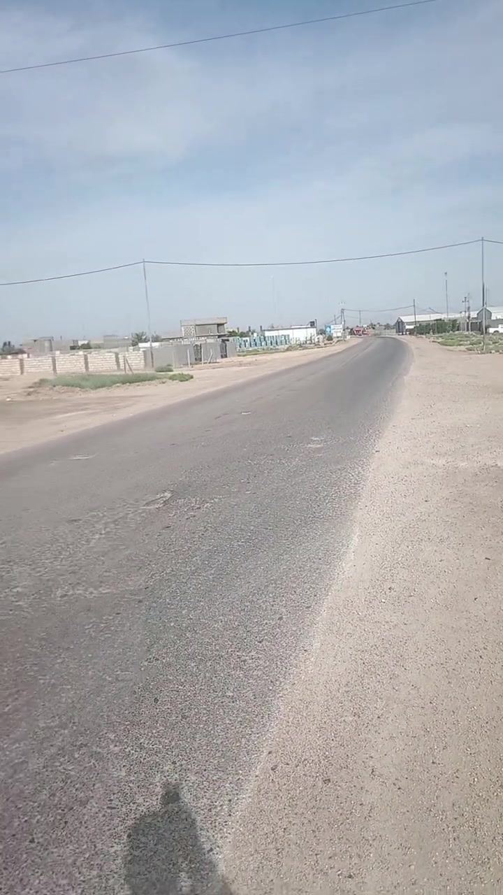 قطعه ارض على طريق السده قبل السجه قبل البانزين خانه السلامين متوفر خدمات كامله مي كرهباء على شارع سبيس ارض طابو زراعي سند 25 باسمي المساحه 1000 ***********
