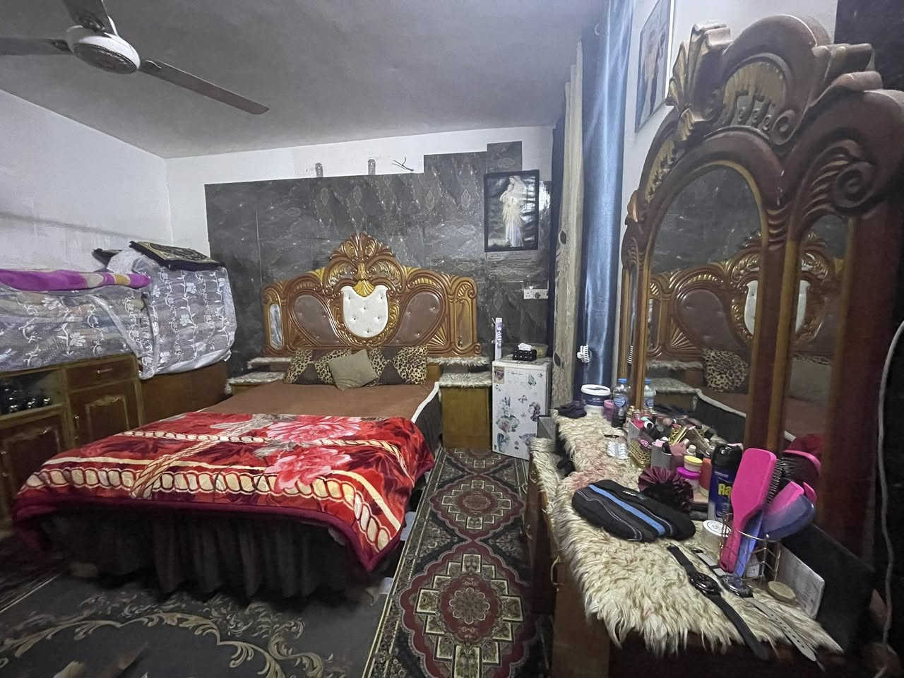 السلام عليكم غرفة نوم مستعمله للبيع مو صاج بس نوعيه درجه اولى
العنوان بغداد 
رقم الهاتف ***********
والخاص ايضا مفتوح
