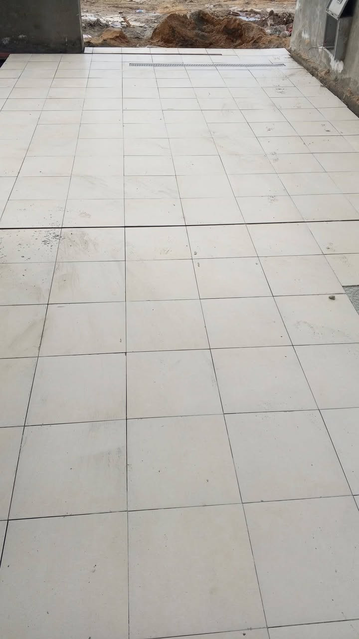 سلام عليكم 

خلفه سيراميك ارضيات وجدار عليوميه وعلمتر شغل عله طريقه لايرانيه تتريس وزن الليزر بابل فقط 

ومناسب ***********واتساب
