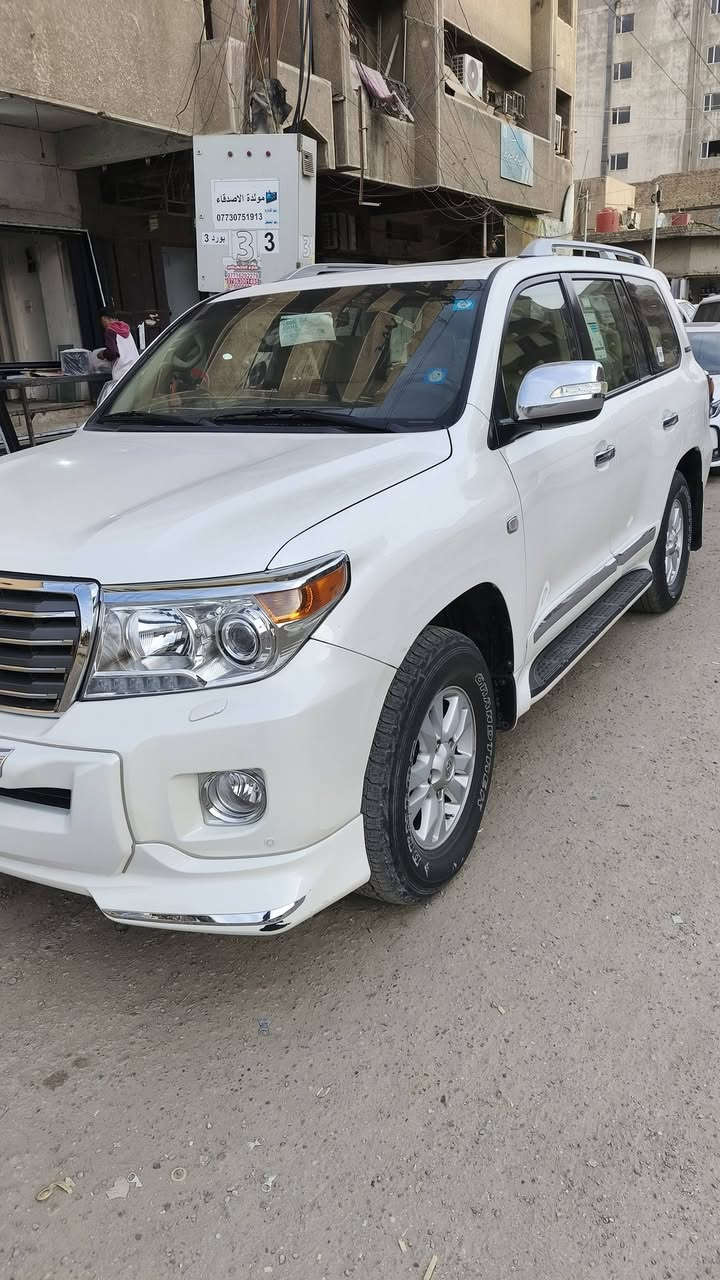 السلام عليكم🤍
 لاندكروزر ستيني اصلي2011 GXR 🔥
مكفوله كفاله عامة 
فقط بارد بيها
السياره بسمي رقم دولي 
السياره فول مانقصها اي شي 
السعر ٣٢💲 وبيها مجال بسيط 
للعلم الدعاميه ولايتات القديمه موجدوه
للاستفسار ***********📞
