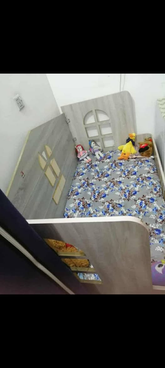 ثلاجه صغيرة مال غرفة + كنتور او جزامه يرهم + چرباية 

للبيع للتواصل واتساب فقط ***********
