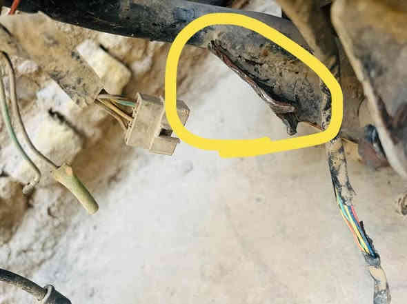 اوراق

موديل 2009

خلل بيها بس مكان برغي عوزه دك ولحيم

مكاني سوق الشيوخ حي العسكري 

سعره 50الف قفل..

موجود ع ماسنجر والي يحب يتصل

***********
