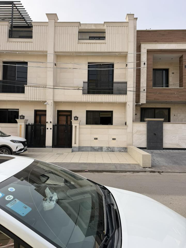 بيت للايجار في السيدية
🔹بيت للايجار في السيدية 
🔹مربع الاقتصادين خلف شارع 40 
🔹البيت موقع تجاري يؤجر تجاري فقط شركات 
🔹البيت زيرو غير مسكون بناء حديث 2025 
🔹يحتوي على ٣ غرف نوم وصالة ومطبخ وخدمات صحية 
للاستفسار :***********
——————————————
مكتب عبدالكريم يوسف للعقار
