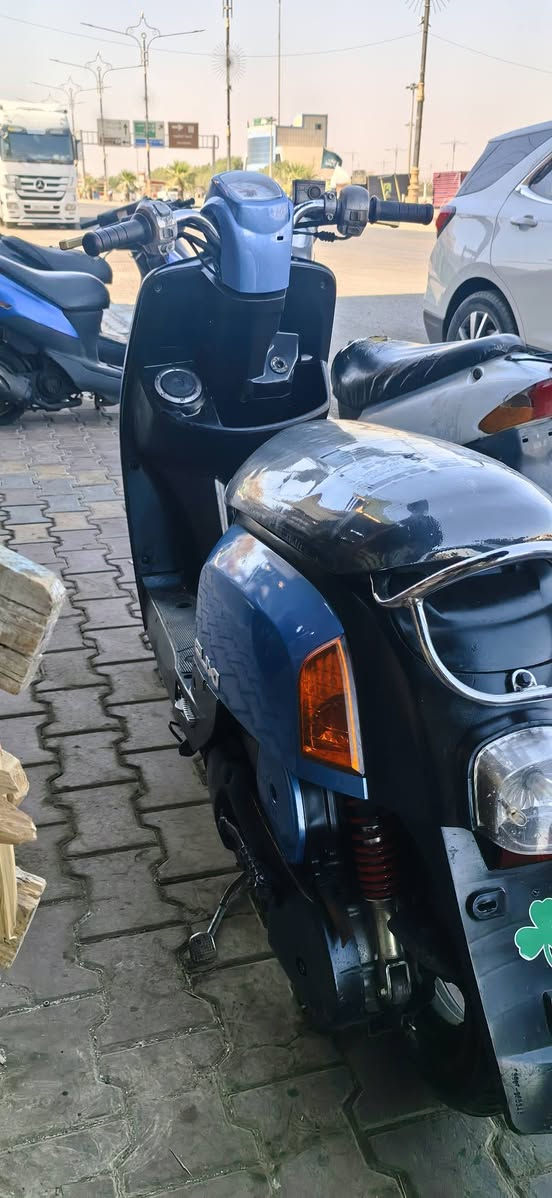 بوليس رمبه طالعة قبل ٦ ايام للبيع او مراوس السعر مليون وميه وبيها مجال ***********
