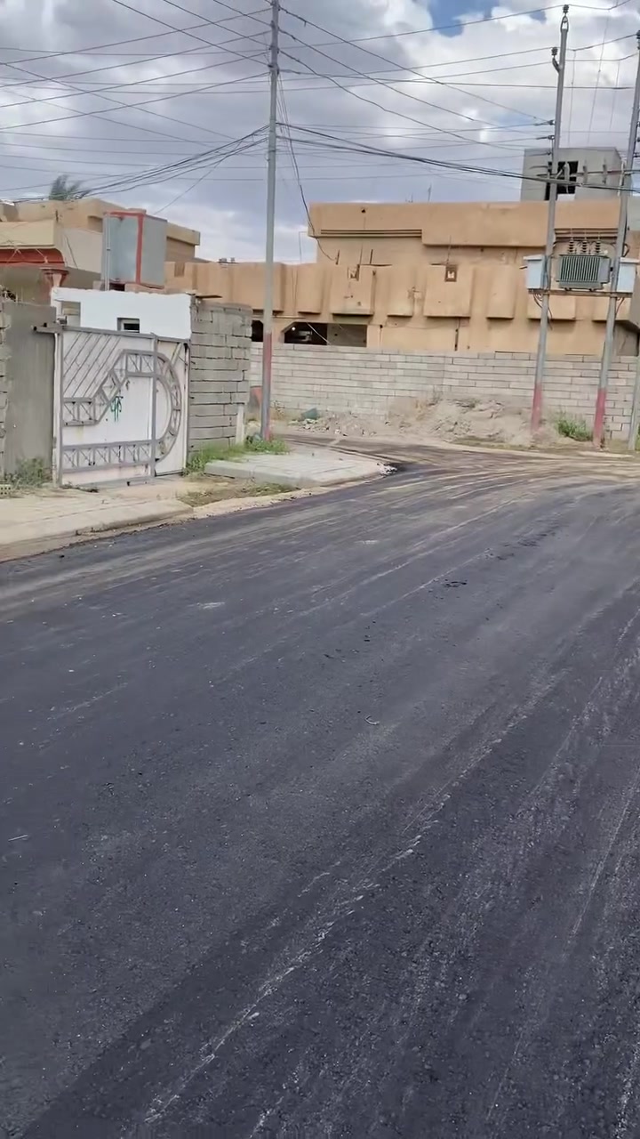‼️ما يعجبك البيت و السعر تكدر تعبر المنشور بدون ما اتعب نفسك
دار للبيع موقع خلف العيادات شارع تبليط 

بيجي حي العصري موقع مميز خلف العيادات مباشر خلف مجمع الطواف مقابل حديقة قرب المستشفى وشارع روتانا

طابو ملك 

مساحة البيت 300م   

طابقين الطابق الاول بلوك والطابق الثاني طابوگ

الدار متكون من كراج وحديقة و 5 غرف نوم كبار

واستقبال ومطبخ 

 سحب مغربي البيت بالكامل 

#للأستفسار
***********

#السعر

148 وبي مجال
