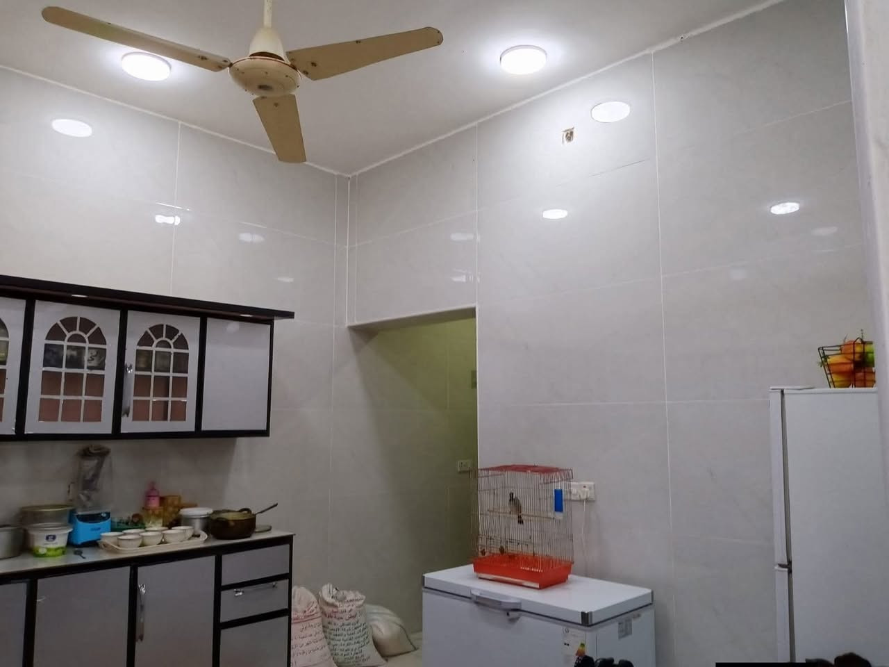 ♕ بسم الله الرحمن الرحيم اللهم صلِّ على محمد وآل محمد ♕

🏠  : منزل للبيع 

🌐  :  الموقع   مدينتي /  مجاور الايطالي 

📐  :  المساحة  252  متر 

🏗  :  سنة البناء  2024 /  بناء شخصي من الارض حتى التشطيب
ــــــــــــــــــــــــــــــــــــــــــــــــــــــــــــــــــــــــــــــــــــــــــــــــــ

          تـــــــــــفـــاصيـــــــــل اكـــــــثــــــر 

الطابق الاول  ⬇️

غرف نوم عدد  2  + صاله  +  مطبخ  + استقبال  + حمامات 

داخليه وخارجية  +  كراج كبير  
ـــــــــــــــــــــــــــــــــــــــــــــــــــــــــــــــــــــــــــــــــــــــــــــــــ

الطابق الثاني  ⬇️ 

غرف نوم عدد 1  +  صاله  
ـــــــــــــــــــــــــــــــــــــــــــــــــــــــــــــــــــــــــــــــــــــــــــــــــ

💰  :  ملاحظه  المنزل  مطلوب للمصرف العقاري  105 مليون 

💰  :  بيد البائع  125 مليون  مع المجال 

📲 :  الاستفسار اكثر الاتصال على الرقم 

📞  :   ‏‪0788 251 8491‬‏  واتساب 

✨  لــن تـکون وحـيداً ابـداً مع  الــ مهيمن  للعـقار  ✨
