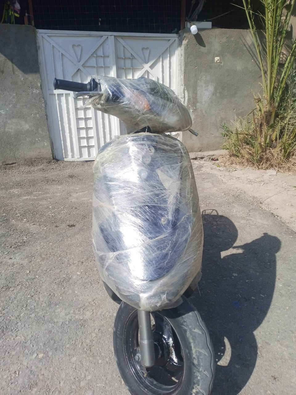 سلام عليكم دراجه منغولي حاويه للبيع شغاله من كلشي اشاير ل لايت عالي وناصي نكره سلف عوزله بس باتري يعني كلشي شغال بس السلف بدله باتري مكاني سماوه راسلني خاص او اتصال علا الرقم***********
