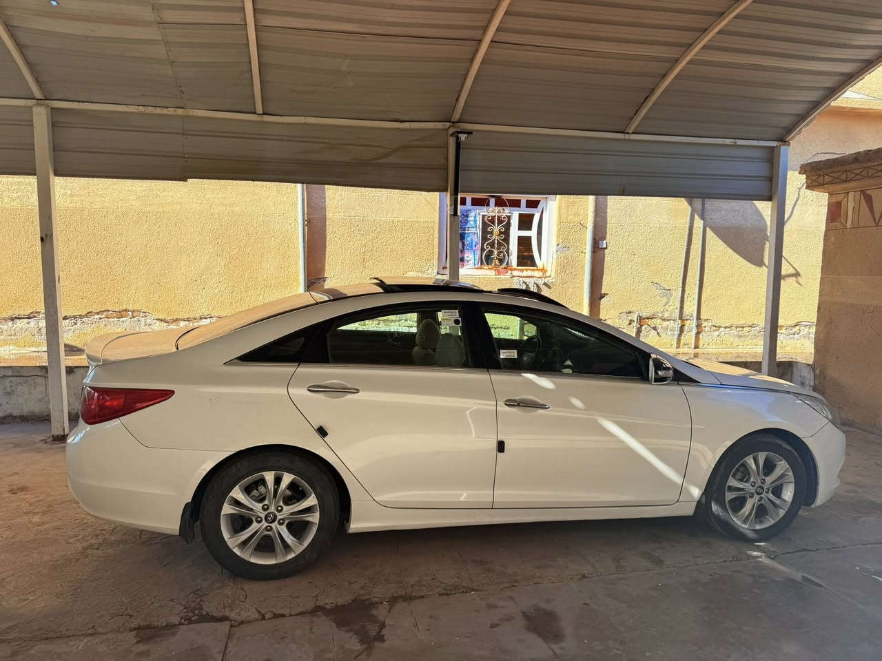 سونتا 2011خليجي فول موصفات بصمه بيه الجاملغ الخلفي صبغ بدون دواخر وربع البنيد. كير محرك جدد شرط سياره جديده ماتصرف عليه كلشي. مكان السياره صلاح الدين قضاء بلد  السعر120وبيه مجال بسيط ***********
***********
