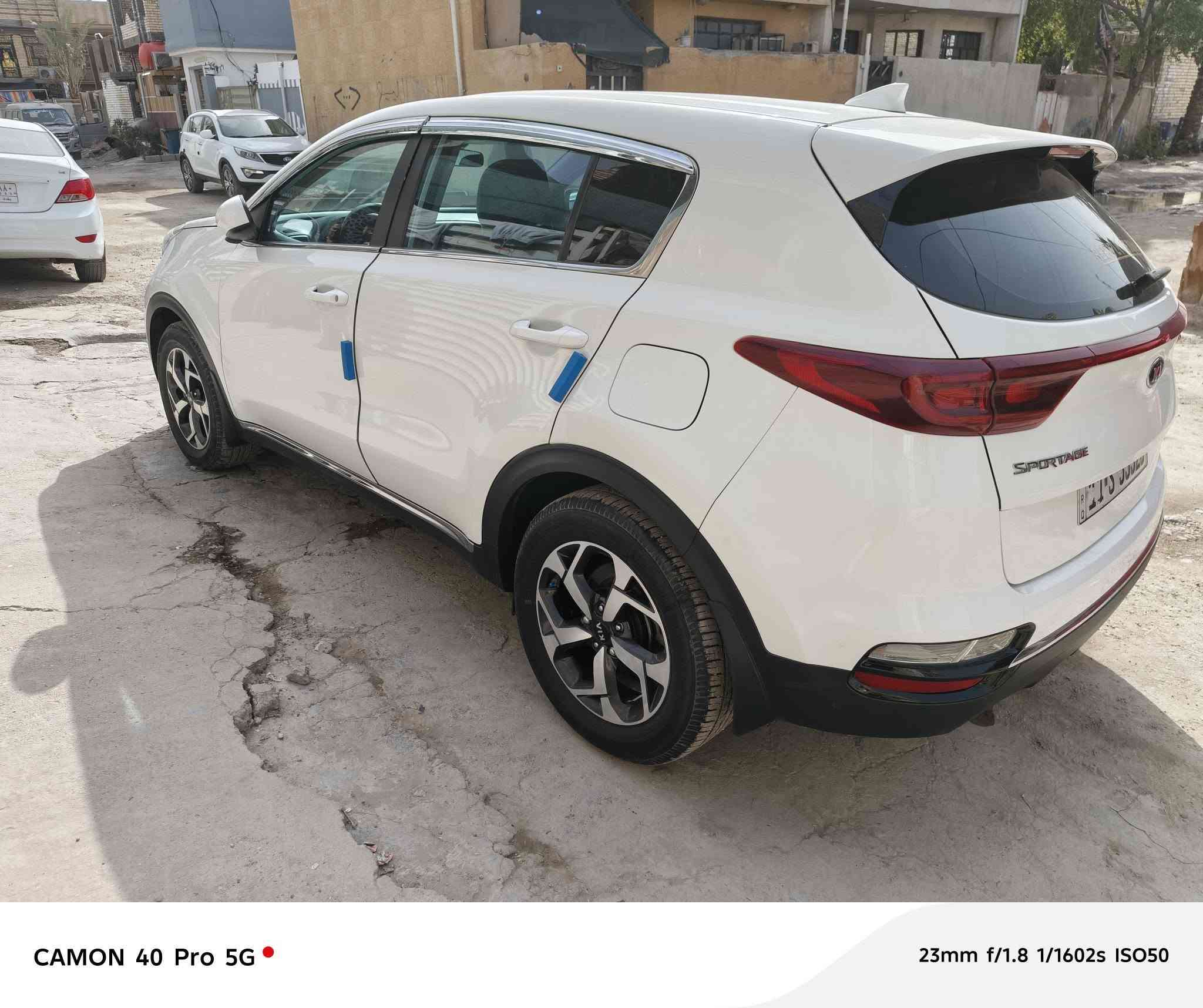 السلام عليكم كيا سبورتج موديل ٢١ سياره وارد امريكي سياره جاهزه من كلشي تخم تاير حداديه جديد صدر امامي خلفي جديد صورها موجوده من امريكا تبريد شغال مكينه جي تي اي  تبريد قطعتين سياره نص فول بيهه تبديل دعاميه اماميه وبنيد مبدل ابيض نفس اللون  سياره باسمي ثاني يوم شرط التحويل  رقم الهات***********
السعر ١٨٥ وبيهه مجال حك الجيه 
العنوان التاجي حي الحسن العسكري غير متواجد ع الفيس
