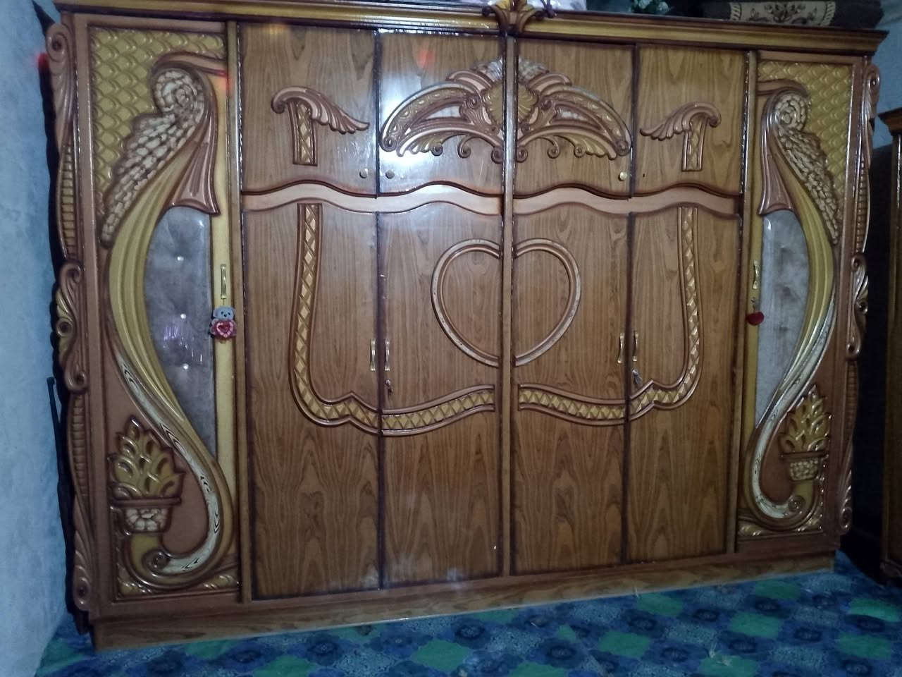 سلام عليكم غرفه نوم  حلوه بس بدون جربايه  السعر 500 الف وبيها مجال للستفسار اتصل ‏‪***********‬‏
