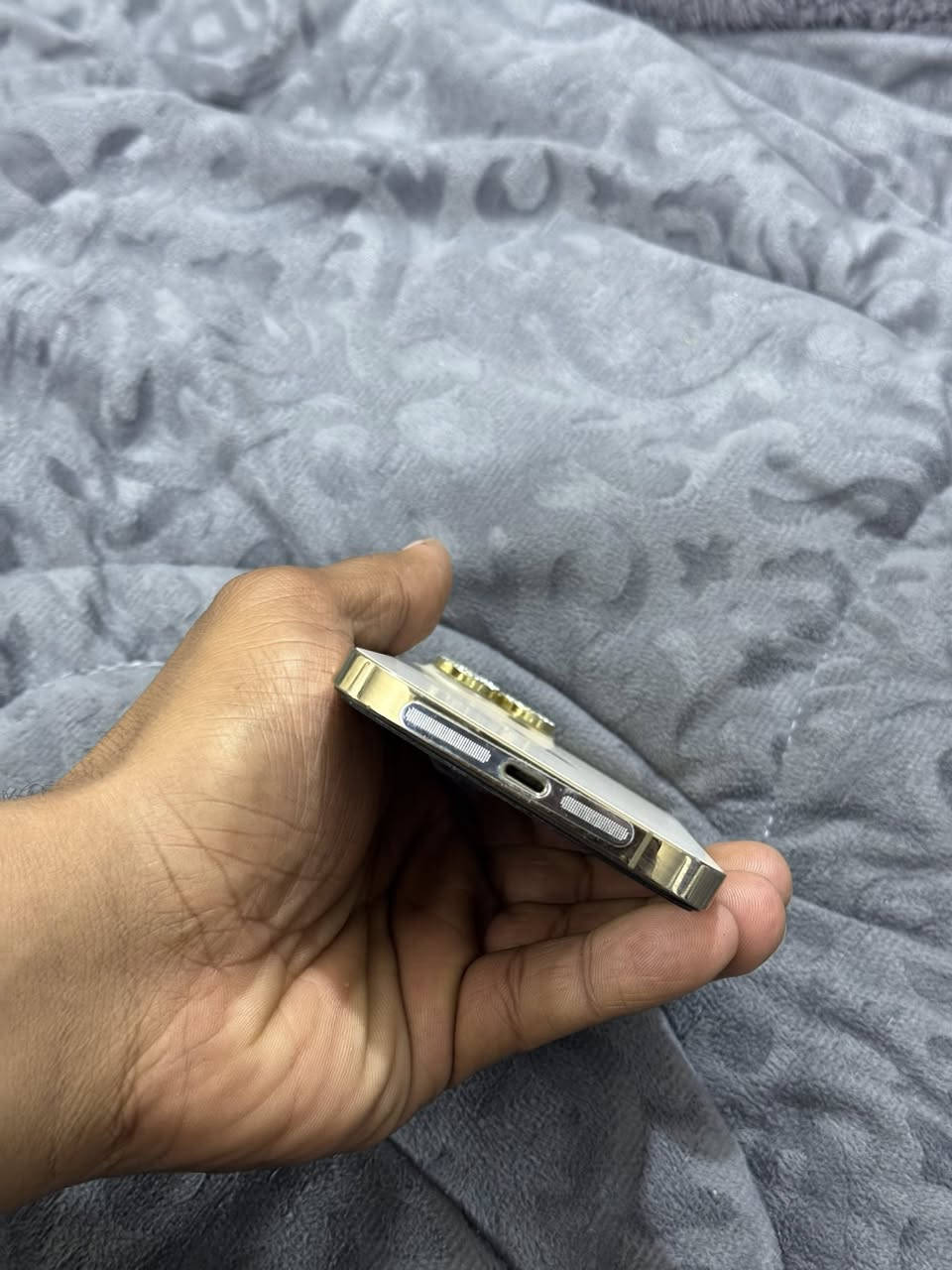 السلام عليكم ايفون 13 برو ماكس امريكي للبيع ذاكره 256 بطاريه 84 مبدل شاشه رقم واحد بدون اي عيب الجهاز مكفول من اي عطل سعره 550 وبي مجال عنوان بغداد الشعب ***********
