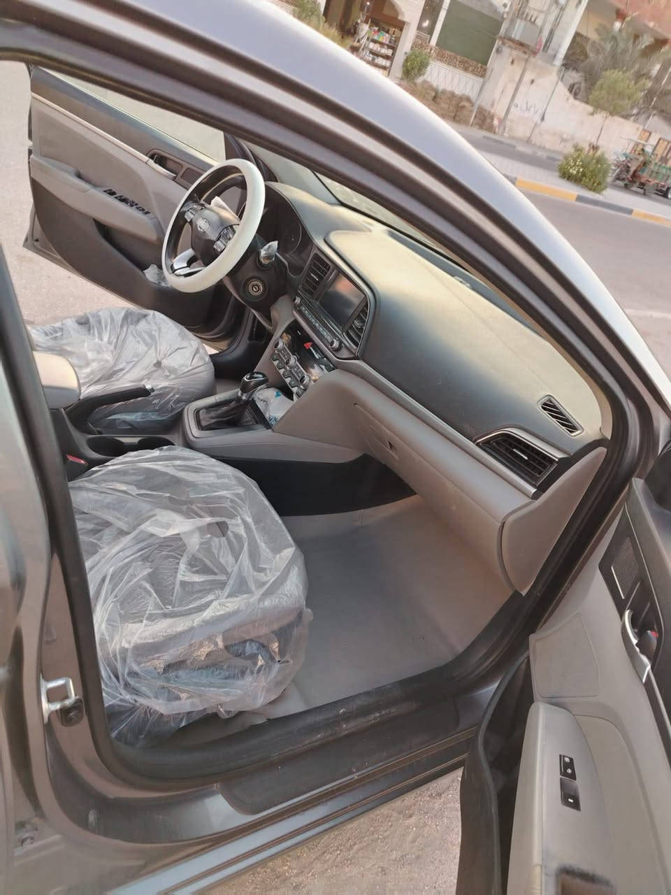 سلام عليكم لبيع النترة 2020
وارد امريكي حادث بسيط رادار امامي رادار جانبي 
شاشة كبيرة كير AT عنوان البصرة 
السعر 115 وبيهة مجال 
اتصال ***********
