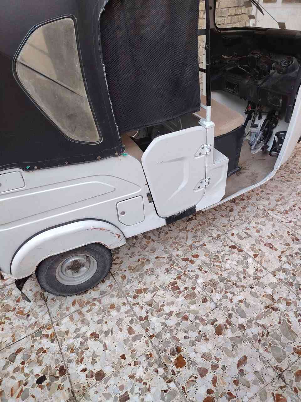 سلام عليكم شباب تكتك موديل 21 شهر 6 تكتك اورق المصطفى اورق مو رقم تكتك كفالة عامه محرك وكشر من عدا الخياسات الدوس محرك ما مفتوح التكتك كفاله العنوان بغداد السعر خاص التصال *********** متواجد الفيس الواتساب
