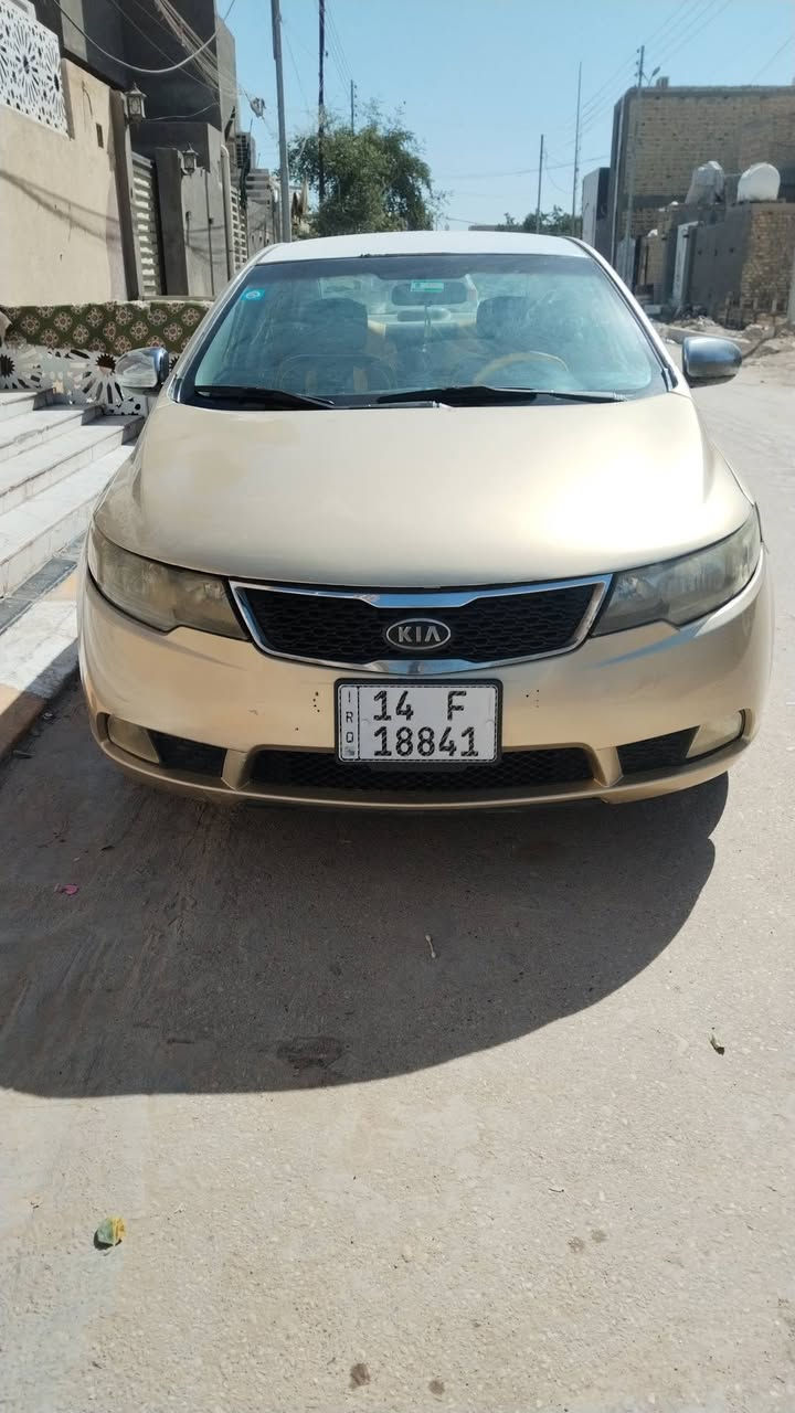 سيراتو موديل ٩ خليجي مكفوله ظربه وتبديل بيهه صبغ بنيد فقط مكينه وكير جدد حداديه وتخم تاير جدد تبريد ثلج مكان ناصريه سعر ٨٣ وبيه مجال واذا اكو مراوس اراوس ***********
