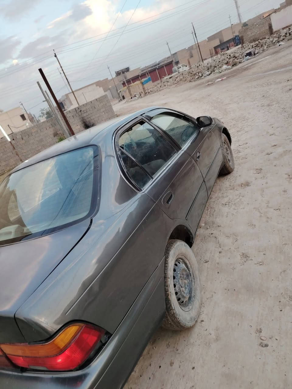 #كورلا_93_محوره
رقم صلاح الدين مشروع وطني تحويل ثاني يوم
غرفتها نظيفه كلش تبريد +تدفئه+حداديه مكفوله
محرك مكفول خيط بخار مابي
***********
