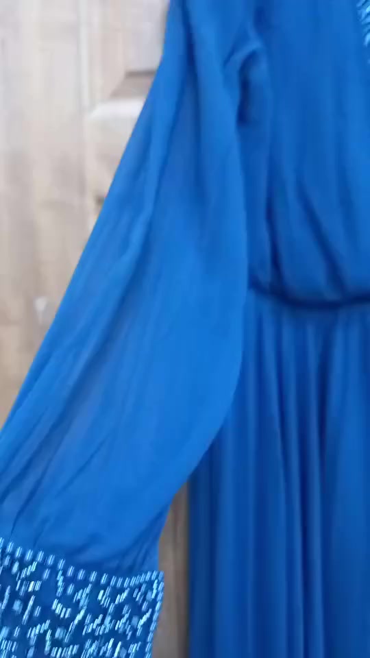 مرحبا بنات فستان للبيع سعره  ب٤٠ اخذته  ب٨٠ ملبوس  فقط  مره  يلبس  قياساات خاصه  يعني  من وزن  ٧٥ وفوك لونه  مو ازرك  نيلي  لونه مكاني الثعالبه  وعندي توصيل


**إذا كنت صاحب هذا الإعلان وتريد حذفه لأي سبب، رجاءا أرسل رسالة إلى الدعم الفني**