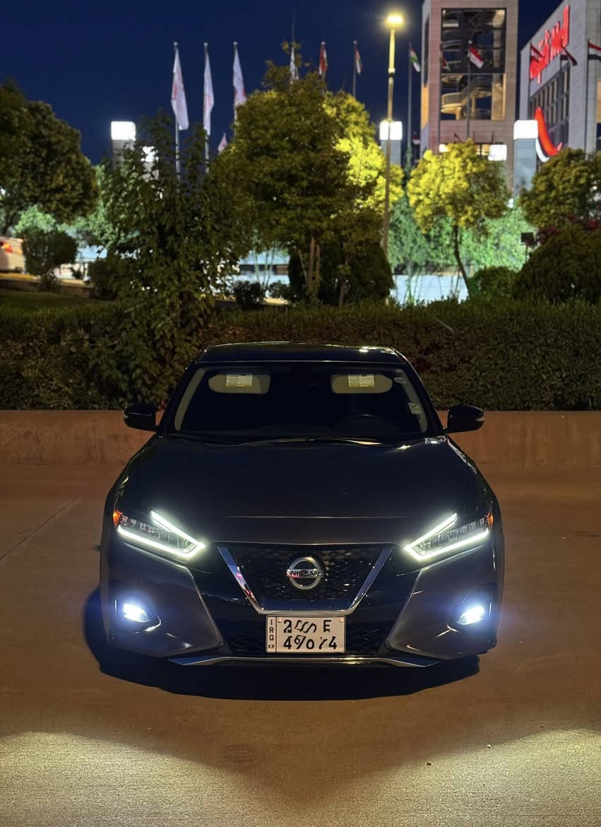 للبیع ✅📦‎  nissan maxima (2022)
‎ (SV)
سعر 137 ورقة و شوية مجال 
‎محرك V6 حجم 3500 
‎ المواصفات : بصمه 
‎أنظمة قيادة ايكو سبورت نورمال
‎كشنات جلد
                                              رادار امامى و                                                        و                       حساسات امامى و خلفى
‎كشن كهرباء سائق + سكن
‎كشن هيتر سائق + سكن
‎كاميرة خلفية ‎شاشة كبيرة
‎ويل حجم 18
‎تشغيل عن بعد 
‎تحكم جامات عن بعد
‎كروز سرعة تحكم ستيرن 
‎اشارات ترحيب منظومة زنون أصلية 
‎ليدات امامية
‎ماوس تحكم شاشة
‎ وبصمة ابواب وباقي المواصفات معروفة 
‎تايرات جديدة وباتري جديد 
‎ مكينة گير تبريد كهربائيات كلها مكفولة بشرط بجم امامى و خلفي كبس بدون شانصى 
الضرر  : فقط ربع بونیت بدون دواخل بشرط 
سعر (137)  شوية مجال 
                                      مكان سيارة / اربيل
                   ☎️ رقم تيلفون:***********
