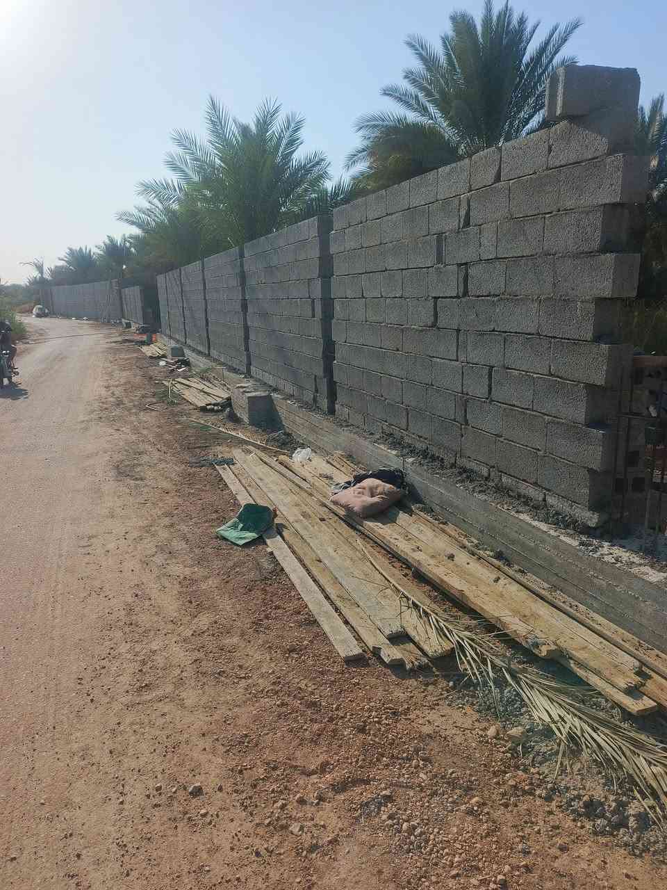 سلام عليكم خلفه بناء بلوك فرمستون متفرغ حالين اتصل وبيك خير وتدلل ***********
