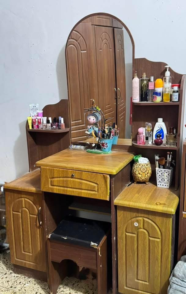 غرفة مال نفر للبيع مكاني الدورة  ب250 وبيها مجال ***********
