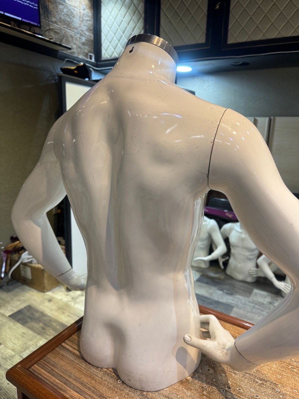 السلام عليكم من رخصه الادمن
فدوه عندي غراض تصفيه محل اريد ابيعهم لان محتاج فلوسهن مستعجل
⬅️مليكانه النصف جسم عدد:  9 قطع / سعر القطعه الواحده 15 الف
⬅️مليكانه جسم كامل عدد: 4 قطع / سعر القطعه الواحده 45 الف
⬅️مليكانه 3D تصميم حديث الشكل قطعه واحده فقط / السعر: 100 الف
المكان بغداد الكرخ وللتواصل والاستفسار 
( ***********)