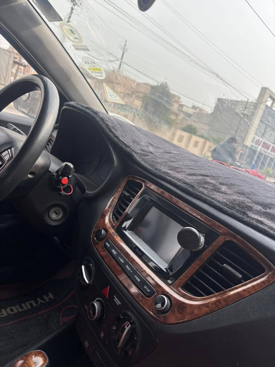 اكسنت 19 للبيع محرك 16 يخبل كير ايتي المرغوب كمره تحكم حساس خلفي ويل كبصور حادث وسونار بل صور دخل الونين وجلد سعر 112 سعر بيه مجال بصيط وماكو هيج سعر بل سوك ليبل واحد *********** مكان موصل ايسر
