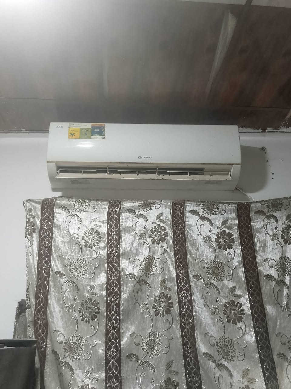 سبلت للبيع جديد بي ليك أبيع عاطل الداخلية جديده بس غاز عوزه 300الف ***********
