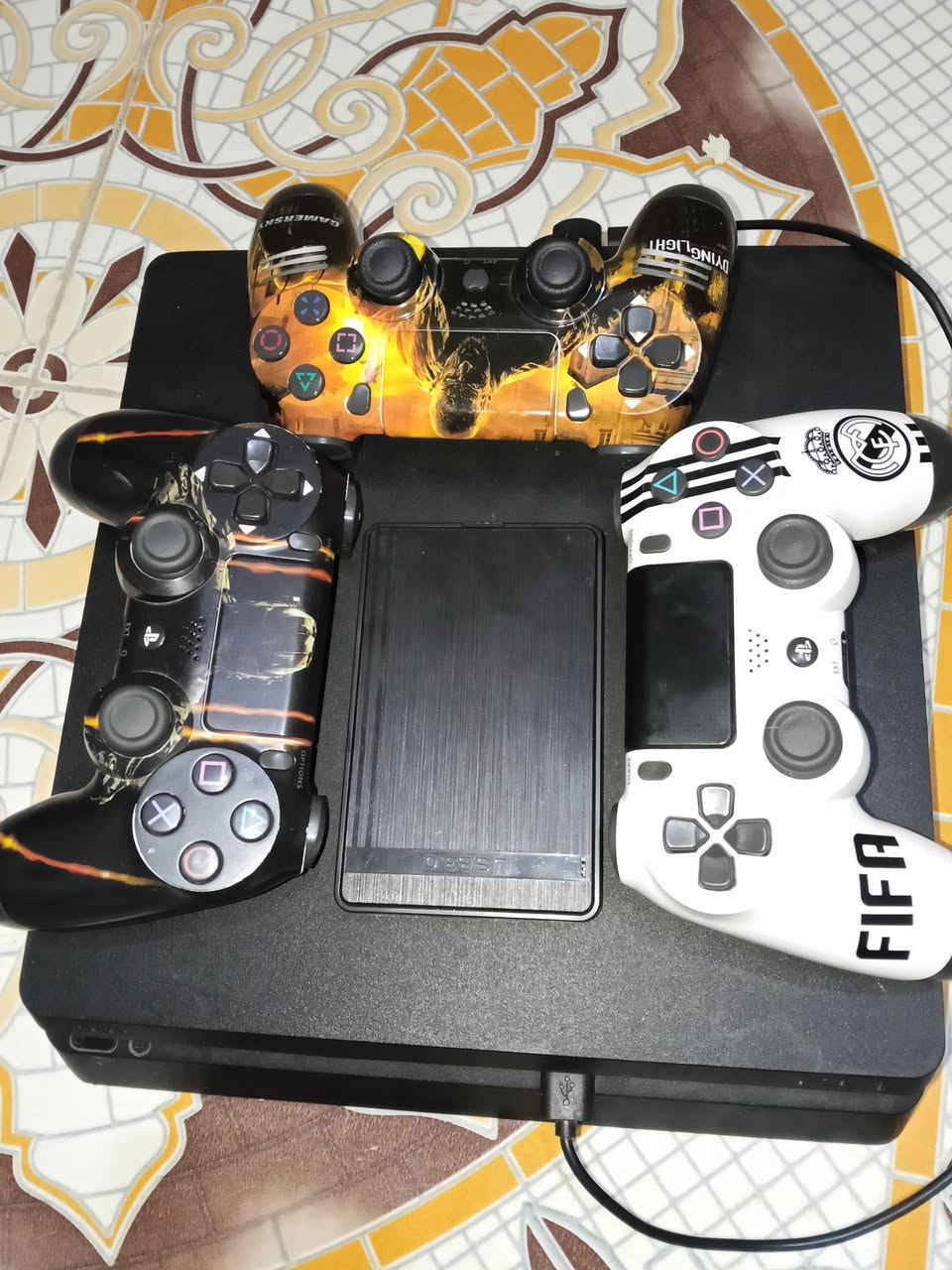 السلام عليكم بلي فور سلم مهكر نضام 11مامفتوح ملحقاته 3جوستكات+هارد خارجي 500گيگه بي 6لعبات بيس2026ةGTA5ونهايه لص السعر،280وبي مجال شي بسيط مكاني ديوانيه


**إذا كنت صاحب هذا الإعلان وتريد حذفه لأي سبب، رجاءا أرسل رسالة إلى الدعم الفني**