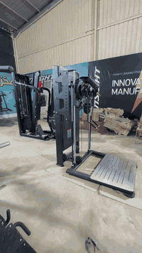 :  🔥 جهاز نشر واقف – شركة إنسايت 🔥 تمرين احترافي لعضلات الأكتاف بعزل م...