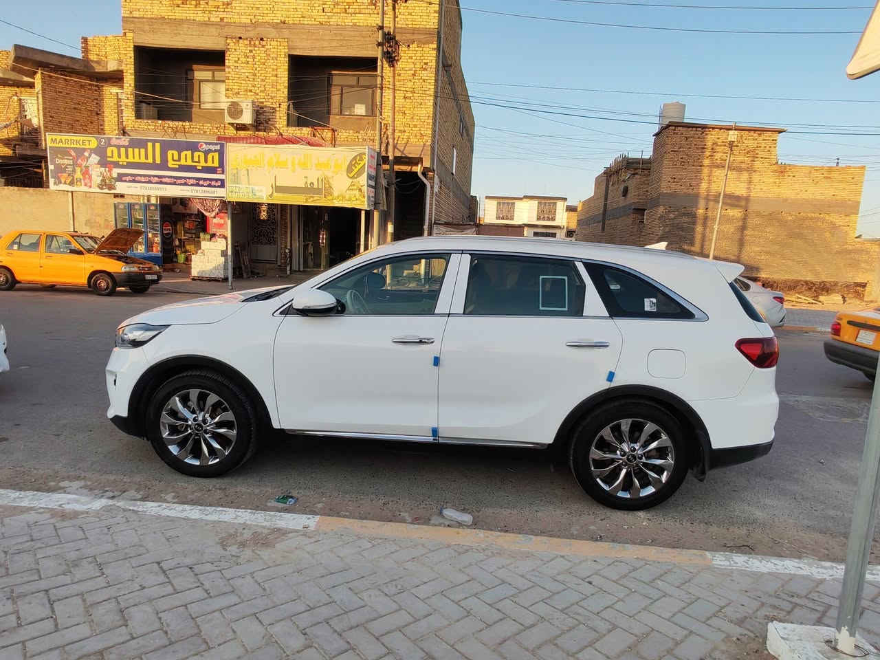 السياره للبيع سورتنو 2020 مكفولة سته استندر رقم بغداد خليجي الاستفسار و الاتصال ***********
