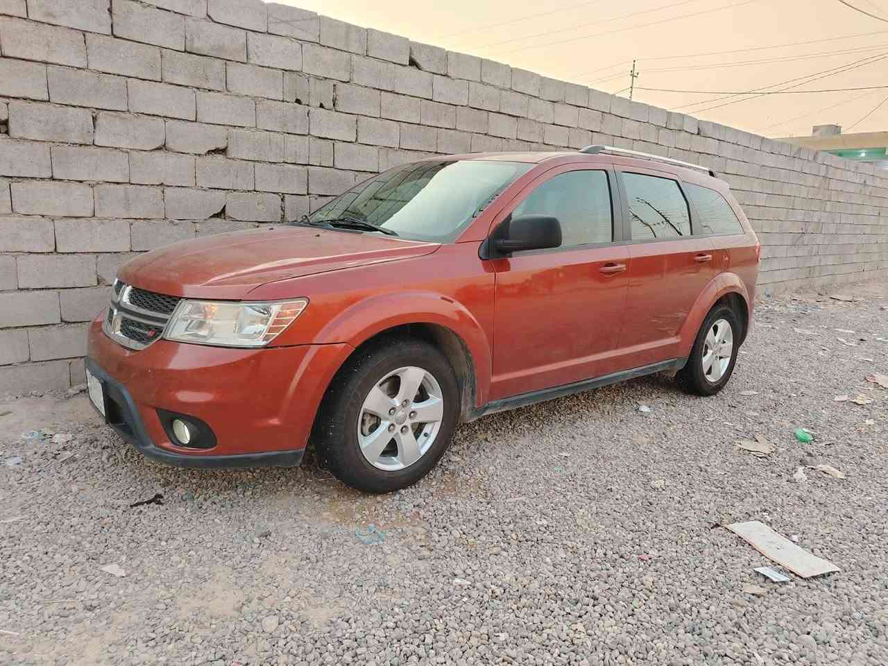 السلام عليكم جورني 13 بيهه صبغ جاملغ امامي محرك 2400 بيهه منضومه غاز المحرك قبل فتره بدلناه مال 18 صدر امامي جديد نقصهه بوش خلفيه وشريط ستيرن وراديتر تدفئه حتى اكون صادق ويه المشتري السياره رايدهه ب 105 وبيهه مجال السياره باسمي وكاله عامه *********** //*********** //***********تريد صاحبهه الأصلي موجود وهذا رقمي
