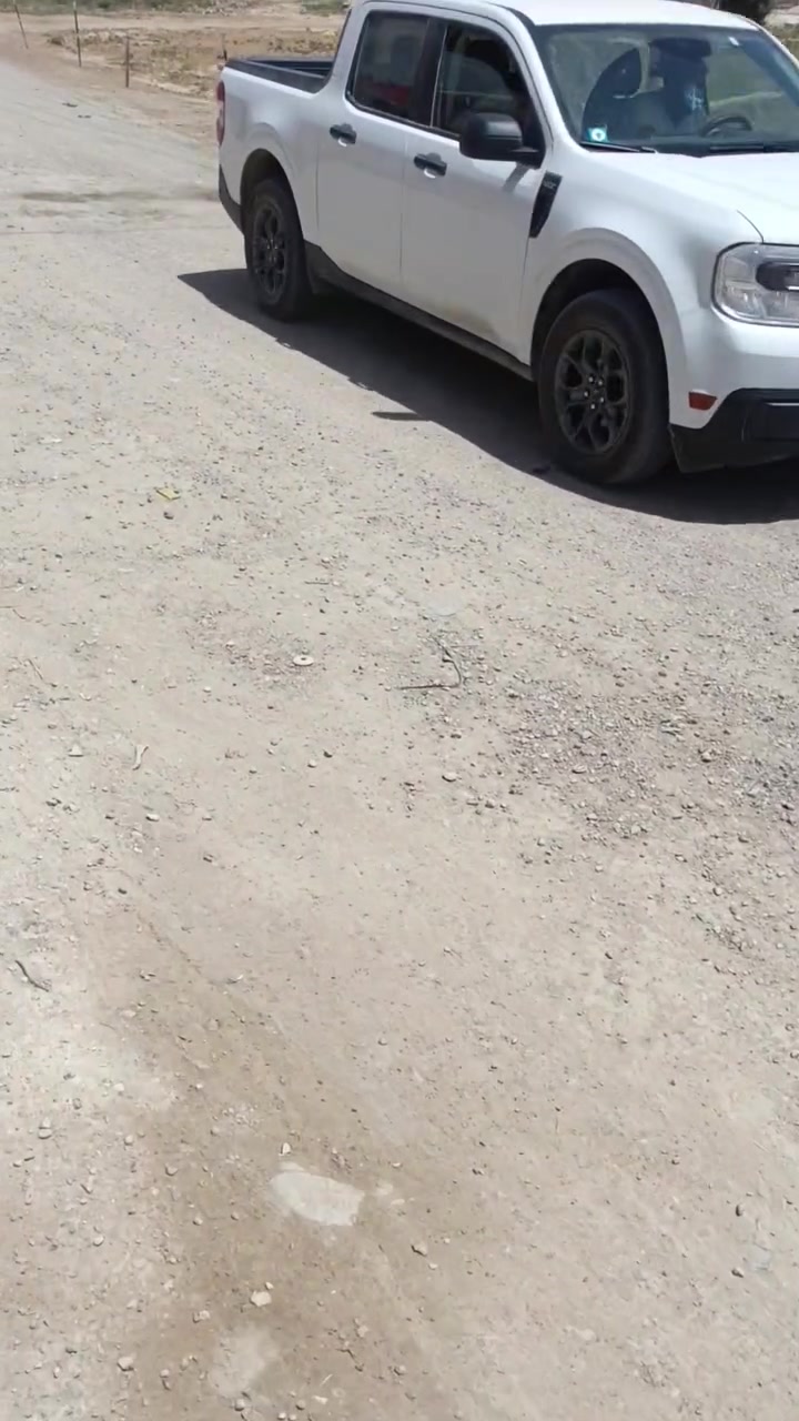 بسمه تعالى هاذ البيت طابقين مشيد البالطابوق مسلح و الارضي بورسلين 
والجدران سيراميك درجه اولى بوب والشبابيك تفصال وحمامات خارجية للضيوف  مجموع الغرف 3وصالتين ومضيف 12×5 م وحديقة مشجره وانتر نت وخط سحب واسواق مجاوره متكامل ومحطة ماء ارو ومدارس العنوان العزيزية مشروع عويد قرب مدرسة الالباب وطليطلة تلفوني ***********، ***********
