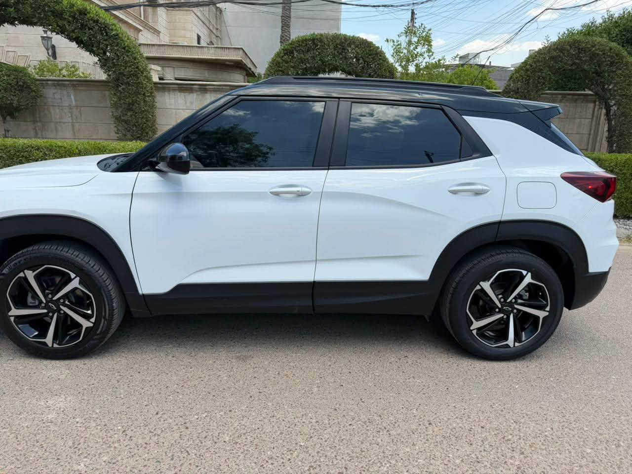 CHEVROLET  TRAIL BLAZER  RS
شوفرليت تريل بلايزر 
الموديل : 2023
مواصفات RSاعلى فئه 
بانوراما 
شاشه كبير كاميرا  دواره حساسات 
رادار امامي رادار جانبي رادار خلفي
‏Abs, TC, navigation, Gps, wifi, auto start stop
بصمه تشغيل عن بعد بريك دكمه
صندق كهرباء
كشنات جلدو كنتاره
كشنات هيتر ستيرن هيتر
كشنات كهرباء
رادار امامي مانع تصادم
تحديد مسار - قياده اليه
لايتات زينون - بكلايت لد LED
محرك : 3 سلندر 1300 CC تيربوجارج
السعر 154وبيها مجال 
للبيع فقط بدون مراوس ‼️
المكان بغداد الكرخ
***********
