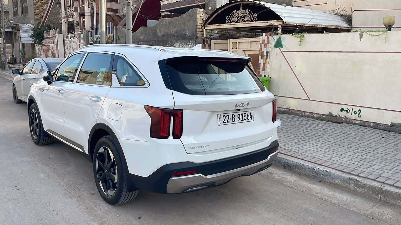 السلام عليكم ورحمة الله وبركاته 
للمراوس فقط بتاهو لون اسود من موديل ٢٠١٥ إلى ٢٠٢٠ 
سورنتو موديل ٢٠٢٤ ماشيه ٨٠٠٠ آلاف كفاله عامه من الشخط 
مواصفات السياره 
مكينه أربعه سلندر 
سبعه راكب 
كشنات ثلاث صفوف كهرباء 
تبريد ثلاث قطع 
دخول ذكي 
جنطه كهرباء + شفط 
بردات حفر 
سايد بريك دگمه 
شاشه كار بلي 
كاميرا خلفيه 
حساس امامي 
حساس خلفي 
تشغيل عن بعد 
بصمة أبواب 
بصمة تشغيل 
للاستفسار ع الرقم *********** ونفس الرقم بي وتساب
