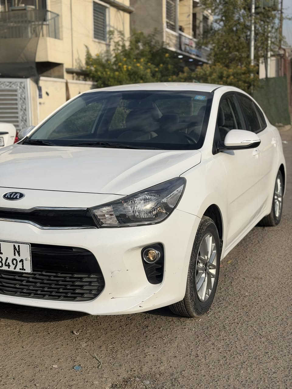 كيا ريو ٢٠١٩ خليجي
وكاله المجموعه الدوليه العراقيه
محرك ١٦٠٠ دوش 
كير ATالمرغوب
ماشيه ٦٣ الف كم
٥ ويل كب
مري شفط وكهرباء 
حساس خلفي بلادي
مكفوله من بارد وصبغ 
بيه كم شخط بالدعاميه
هزه ورقم وسنويه جديده باسمي
مكان سياره حي الجهاد او البياع
السعر ١٣٣ ورقه بيه مجال بسيط
لا تقارن سياره بالوارد أمريكي رجاءً 
***********
