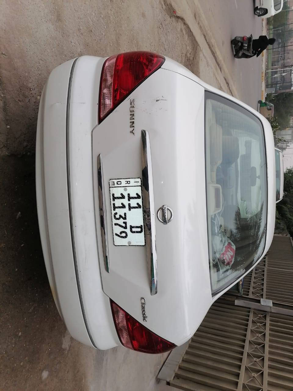 السلام عليكم
نيسان سني موديل 2009
سيارة بية صبغ بالجاملغ الخلفي جزء بسيط اثر شخط مو حادث 
وبارد بسيط بالصندوك 
سيارة مابية اي نقص 
السعر 118 ورقة 
للاستفسار بصاحب السيارة ***********
مكان السيارة الطالبية
