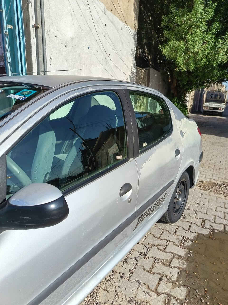 بيجو ٢٠٦رصاصية للبيع السيارة مكفوله لا ضربة ولا صبغ
-كير اوتوماتيك ✨🔥
-مكينة بلادية ما مفتوحة وناعمة حيل ونشطة💯
-تبريد ثلج الله شاهد ❄️❄️
-صدر جديد اصلي امامي خلفي✨
 -دوشمة جديدة دواخل نظيفة جداً💯💯💯💯
-مسطرة مجاول وبلكات جديده 
-راديتر وجوينات ومروحة جديدة
-جامات امامي خلفي كهرباء والمري الجانبية كهرباء 
-بگ لايتات جديدة
السيارة رايح بيها قبل شهر لسيلمانية واخخ راسي ما گالت
مسويلها ادامة كاملة السيارة جاهزة تشغل وتطلع بس بانزين ودهن، بيها رصعات بسيطة موضحه بالصور
السعر 42 ورقة السيارة جاهزة على اخر حباية 
التواصل على الرقم *********** ،بغداد الحرية
