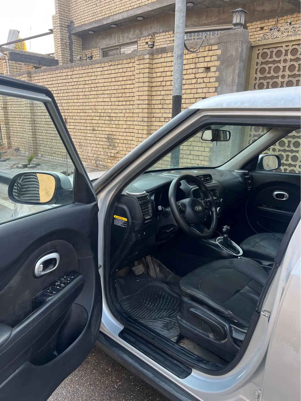 كيا صول ٢٠١٦ بأسمي السياره غير مكفوله المكينه والكير بلاد 
السعر 90 ورقه مكان السياره الجنينه الشارع التجاري رقم الهاتف *********** البصرة, العراق
