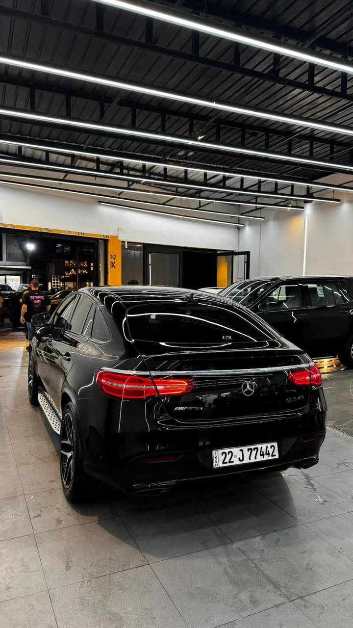 مرسيدس   GLE 43 AMG 2018
🔹 الموديل: 2018
🔹 المحرك: 6 سلندر 3.0L  (BITurbo) – أداء عالي
🔹 ناقل الحركة: أوتوماتيكي AMG SPEEDSHIFT 9 سرعات
🔹 نظام الدفع: 4MATIC+ دفع رباعي متطور
🔹 اللون الداخلي: شامواه + جلد + كاربون فايبر فاخر
🔹 الضمان: وكالة BCM - ضمان خليجي
🔹 رقم السيارة: اربيل
تحويل مباشر
✅ الممشى 77 الف 
✅ تصميم رياضي فاخر مع شبك AMG الأمامي المميز
✅ابواب ذكي وشفط مع القفل التحكمي
✅ إضاءة LED أمامية وخلفية متكيفة مع إضاءة محيطية داخلية
✅ فتحة سقف بانورامية مزدوجة
✅ نظام تعليق هوائي (جكات) لتوفير راحة مطلقة أثناء القيادة
✅ رادارات متكاملة (أمامي + خلفي + جانبي) + نظام قيادة شبه ذاتية
✅ شاشات ديجيتال متكاملة مع نظام MBUX الذكي
✅ نظام ملاحة متطور + دعم أبل كاربلاي وأندرويد أوتو
✅ كراسي جلد مع تدفئة، ، وتدليك (مساج) بتحكم كهربائي كامل
✅ نظام صوتي Burmester فاخر ثلاثي الأبعاد
✅ كاميرات 360° مع حساسات أمامية وخلفية مع حلقة دائرية متكامله حول السيارة
✅ مثبت سرعة متكيف مع نظام الفرملة التلقائية
✅ جنوط AMG رياضية مقاس 22 إنش
✨ سيارة SUV رياضية، فاخرة، وجديدة جداً!

السعر 42 الف $

العنوان بغداد الوزيرية 

للاستفسار

 ***********
***********
