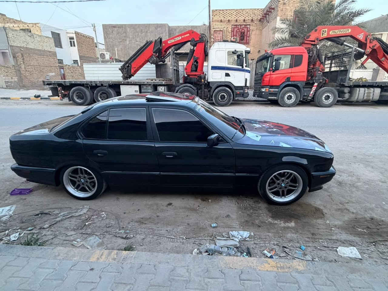 سلام عليكم بي ام للبيع 525 اصل بليته وسنويه مديل 92 محرك مسكر عدل كفاله عامه مكاني نجف ‭٠٧٨١ ١٨٨ ١٠٩٩‬
